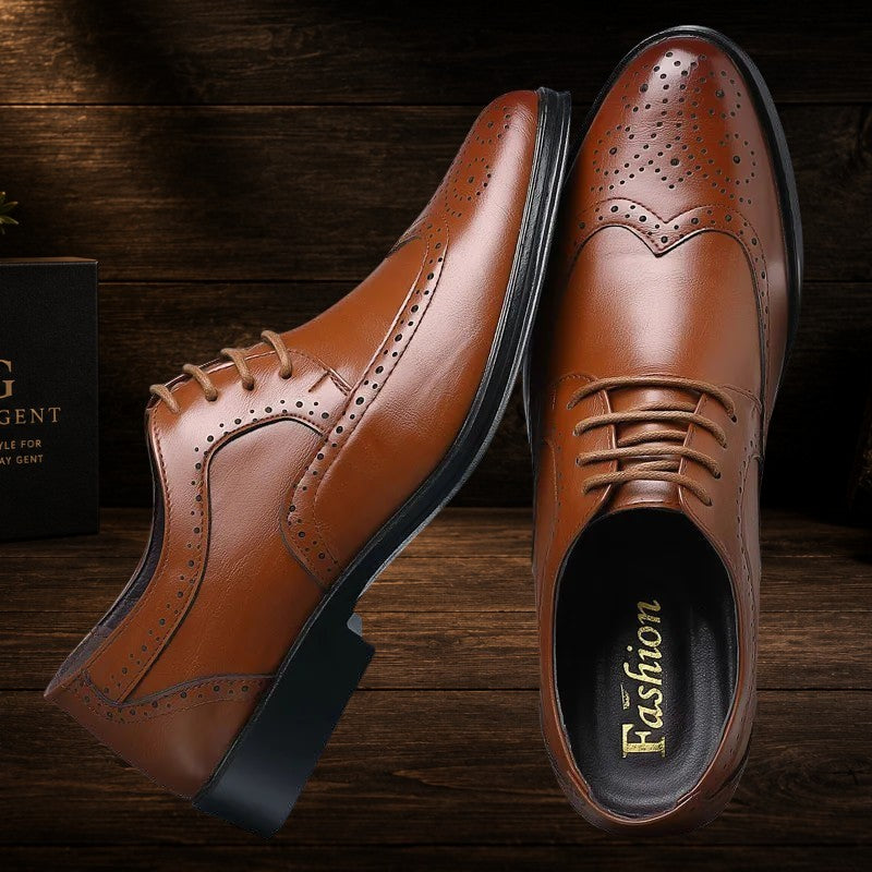 Daily Gent brown calfskin leather brogue Oxford shoes with traditional perforations and Oxford lace-up design.