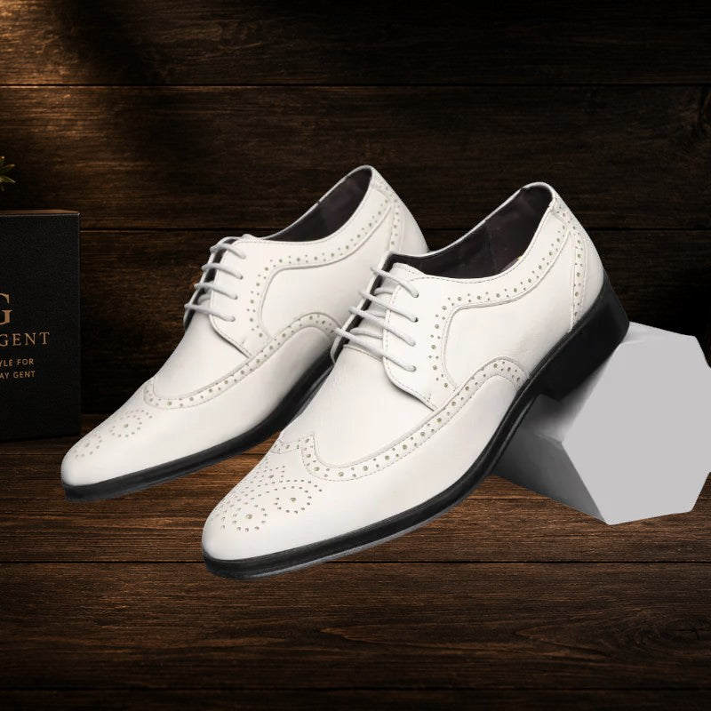 Daily Gent white calfskin leather brogue Oxford shoes with traditional perforations and Oxford lace-up design.